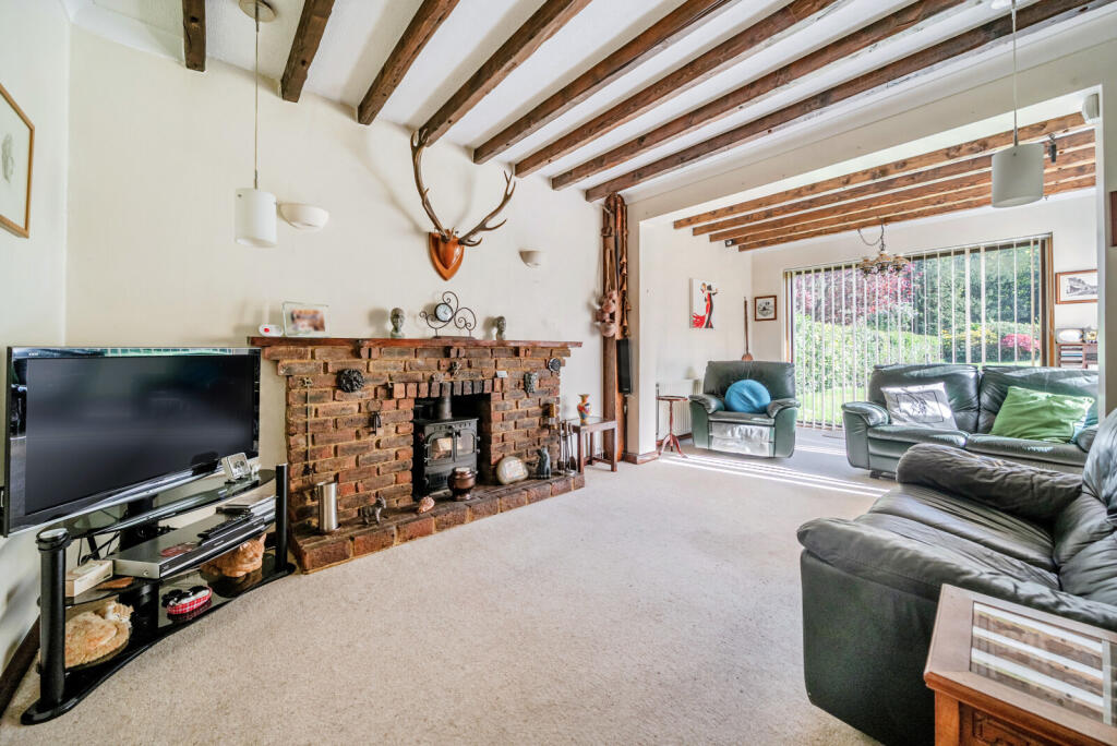 Almners Road, Lyne, Chertsey, KT16 photo 4