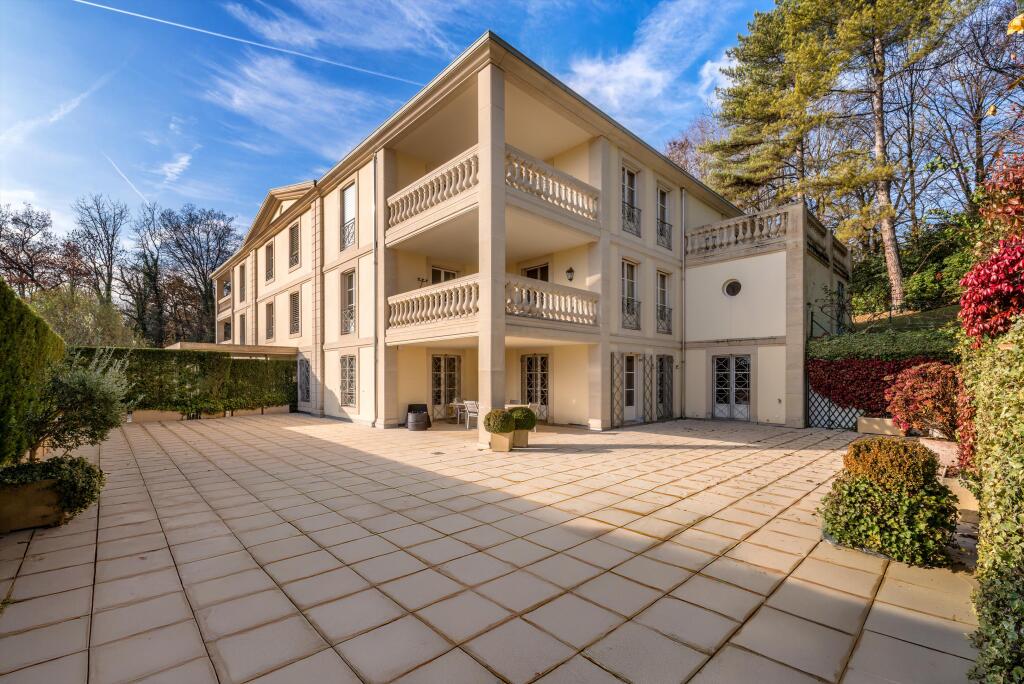 Main image of property: Genève, Vandoeuvres