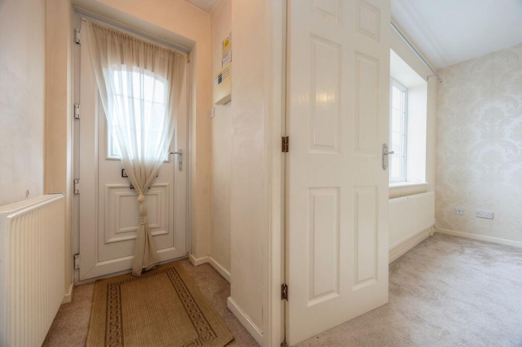 House in Barnsley, Bolton upon Dearne - More