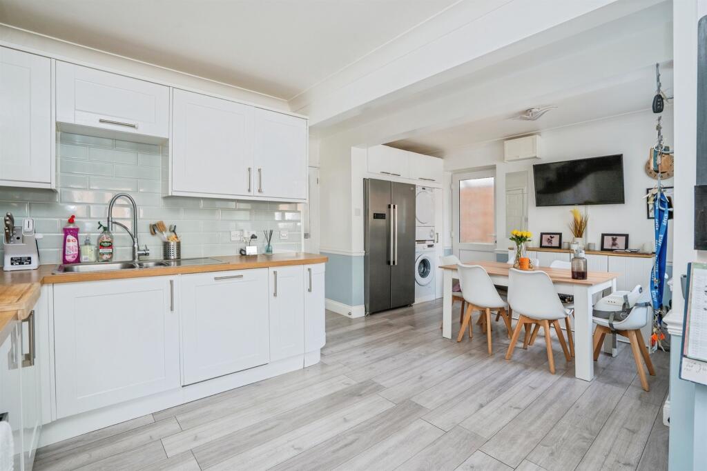 Hartwell Road, Portsmouth - More