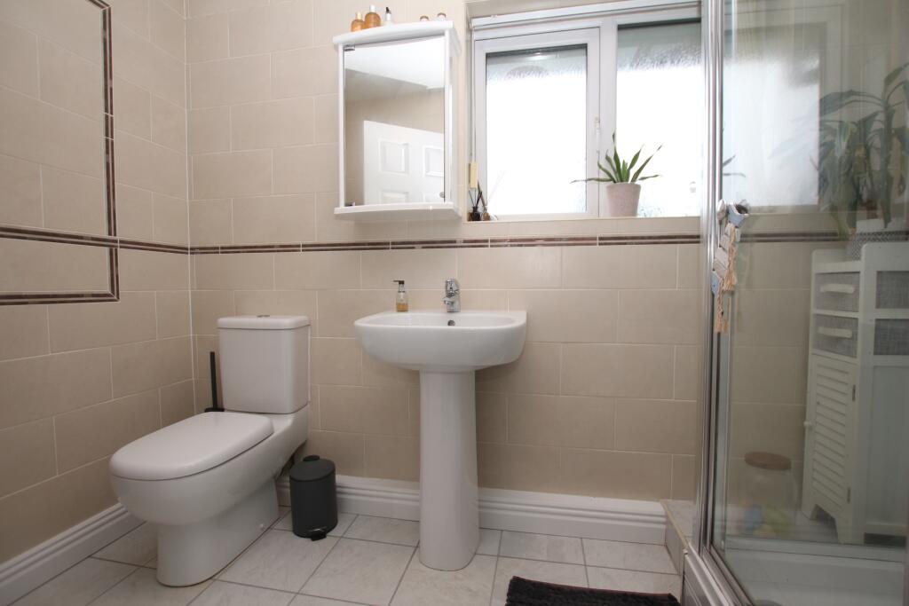 House in Lincoln, Lincolnshire - More
