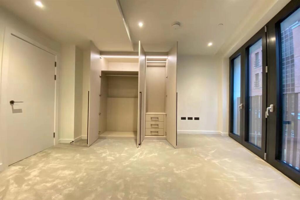 Apartment in London - More