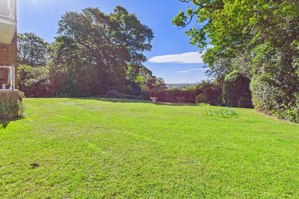 Wallace Road, Broadstone, Dorset, BH18 photo 4