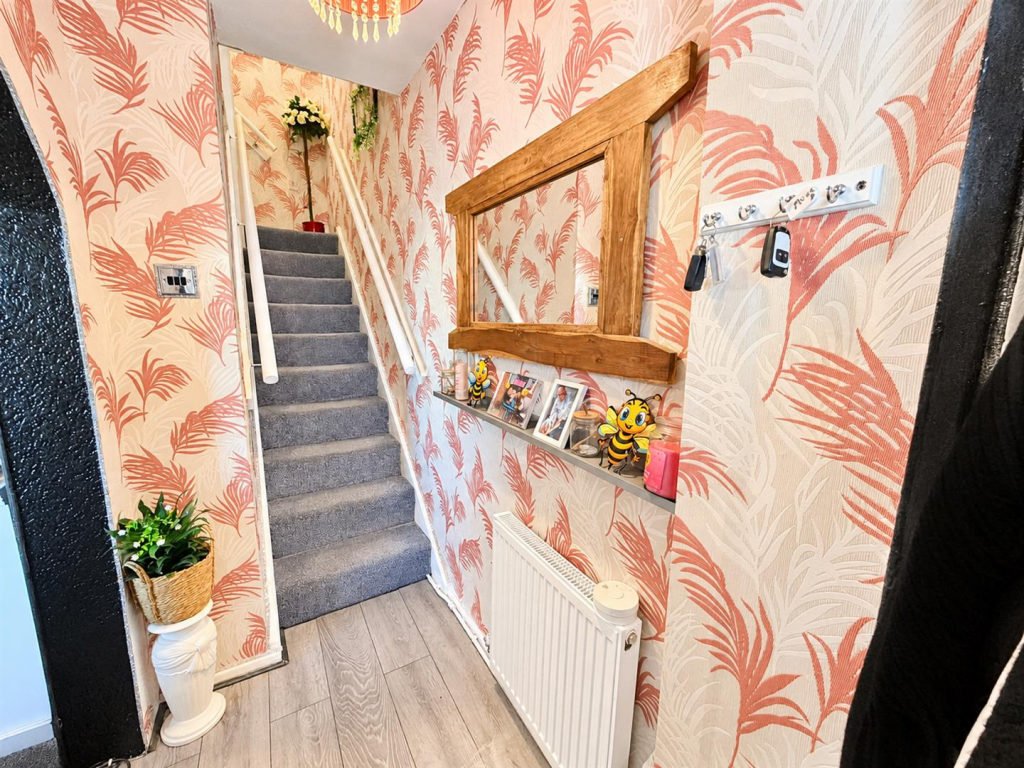 House in Oldham, Greater Manchester - View 4