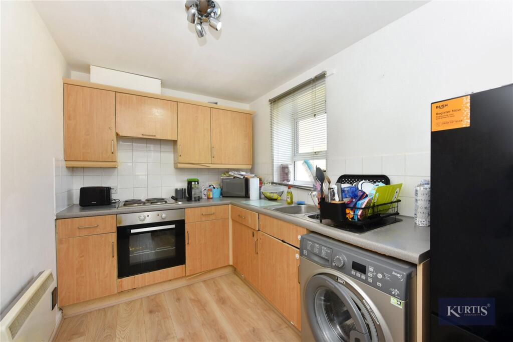 Apartment in Romford - View 4