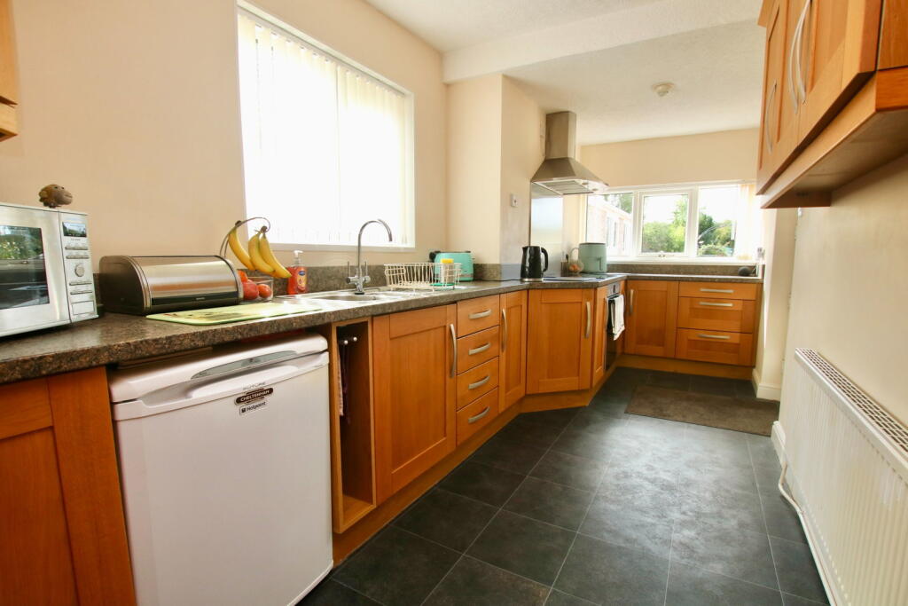 House in Rushcliffe, Gotham - More