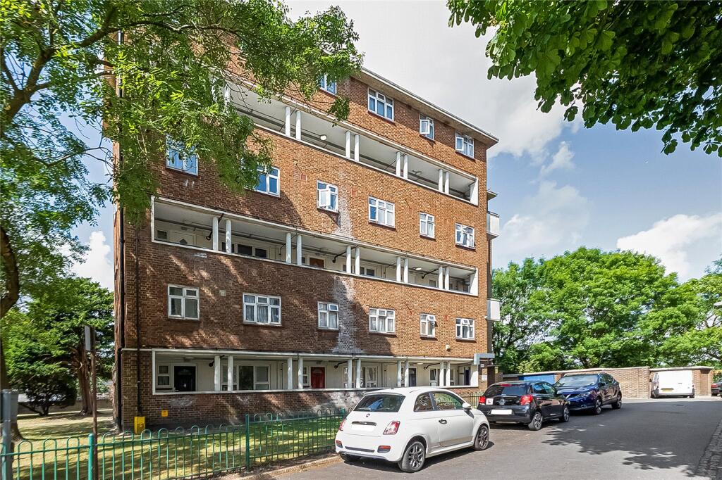 Apartment in Croydon - More