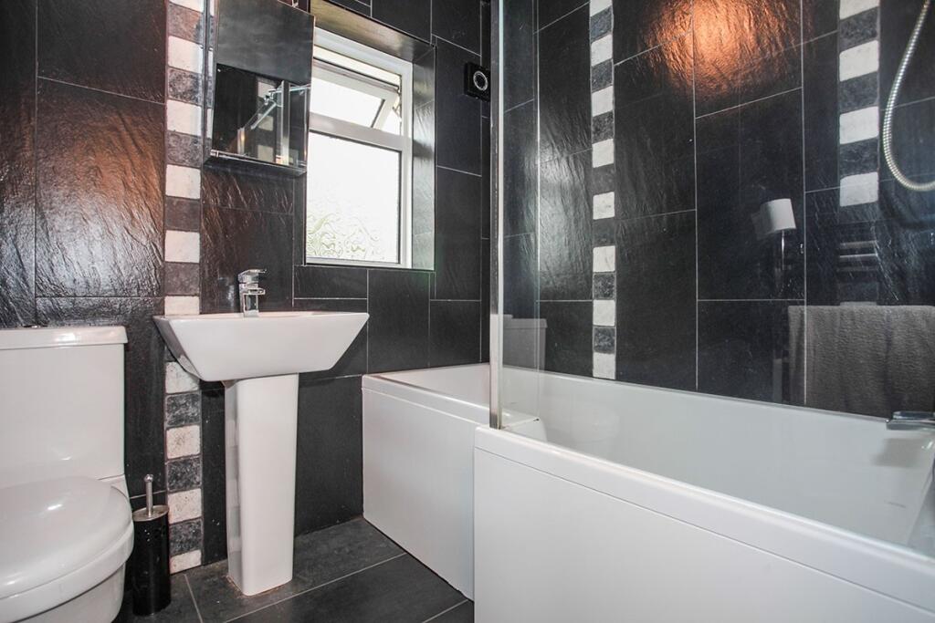 Main image of property: Barnacle Lane, Bulkington, Bedworth, Warwickshire, CV12