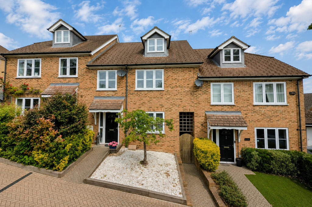 Main image of property: Cemmaes Court Road, Hemel Hempstead, HP1
