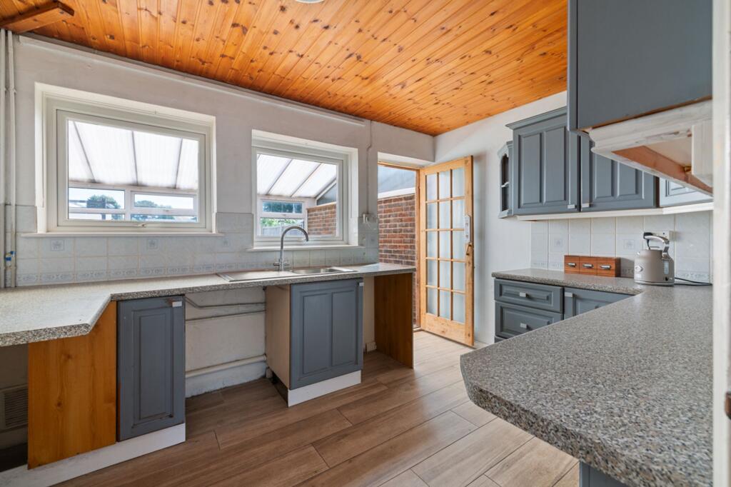 Kingsham Road, Chichester, PO19 - View 3