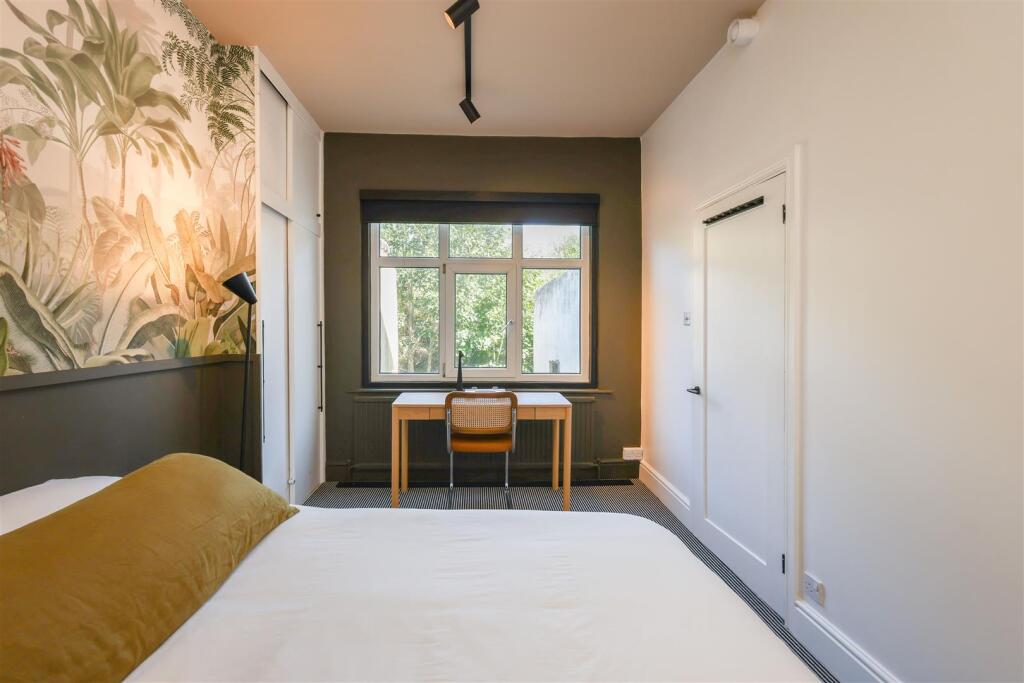 Apartment in Tonbridge - More