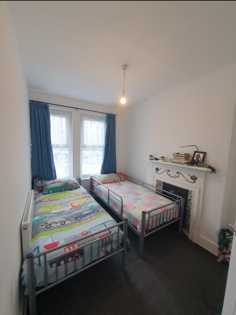 Apartment in London, Seven Sisters, West Green - View 3