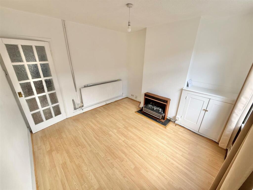 House in Luton - View 2