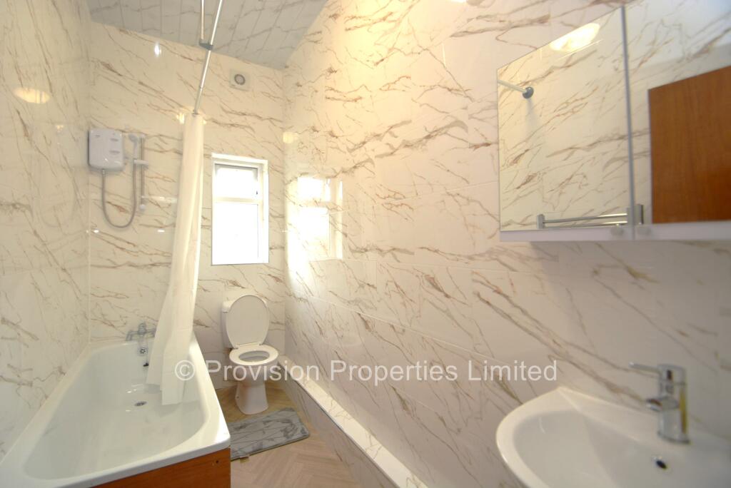 6 bedroom terraced house for rent