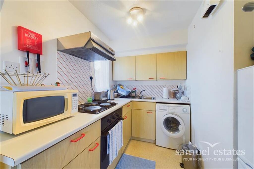 Apartment in London, Addiscombe - More