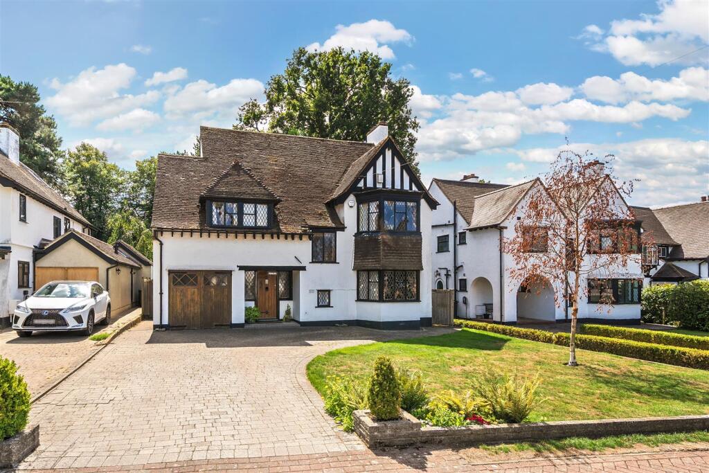 Main image of property: The Chenies, Petts Wood East