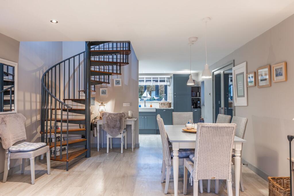 Striking Architect-Designed Home in Felbrigg with Coastal Countryside Views photo 4