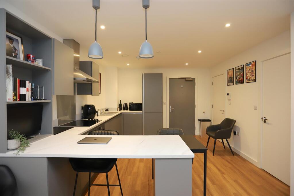 Apartment in Manchester, Ancoats - View 3