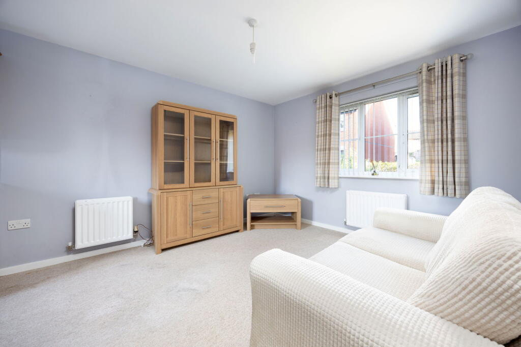 Spitalcroft Road, Devizes, Wiltshire, SN10 3FL photo 4