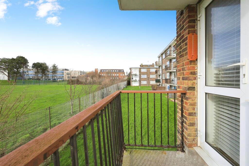 Faygate Road, Eastbourne photo 5