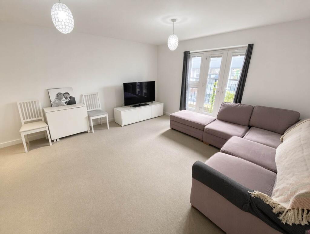 Apartment in Watford - View 3