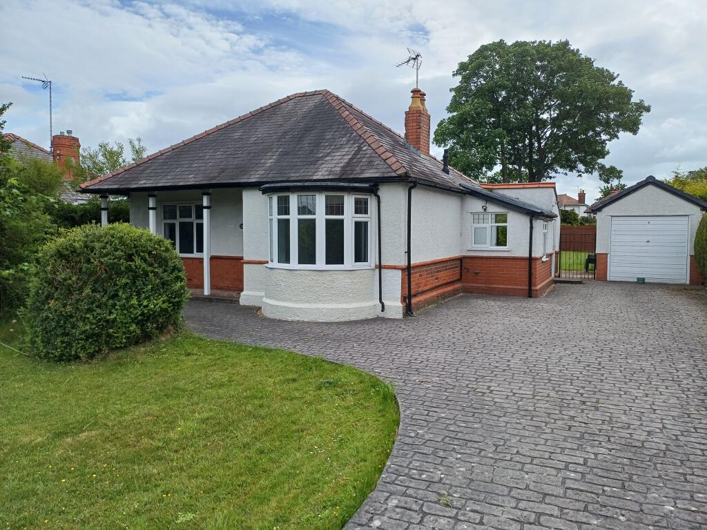 Main image of property: 114 Chester Road, Wrexham, Wrexham LL11 2SN
