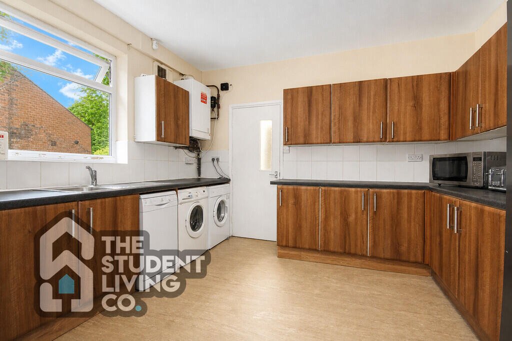 House in Rushcliffe, West Bridgford - View 2