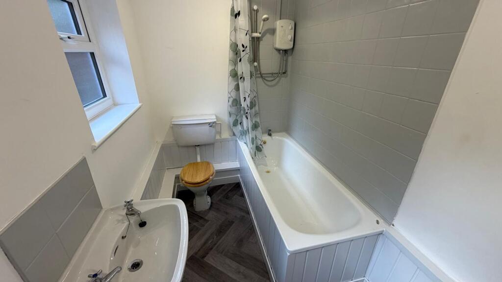 House in Sefton, Liverpool City Region - More