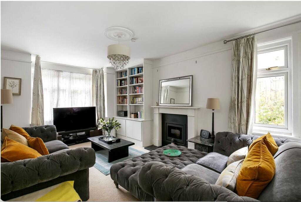 House in Salisbury, Harnham Hill - View 4