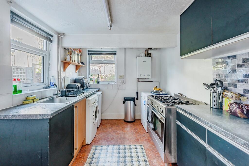 House in Reigate and Banstead, Reffles Bridge, Earlswood - View 2