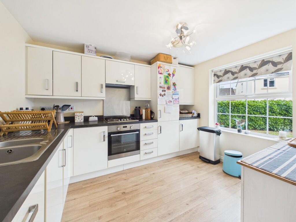 House in Swindon - View 5