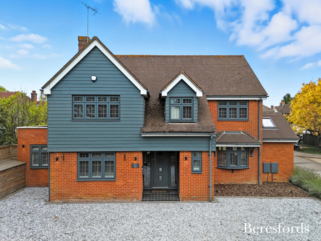 5-bed detached on Warwick Place, Brentwood, CM14, £1,100,000