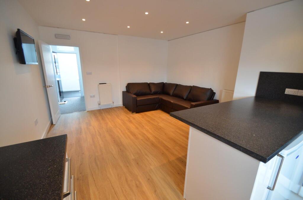 House in Plymouth - View 4