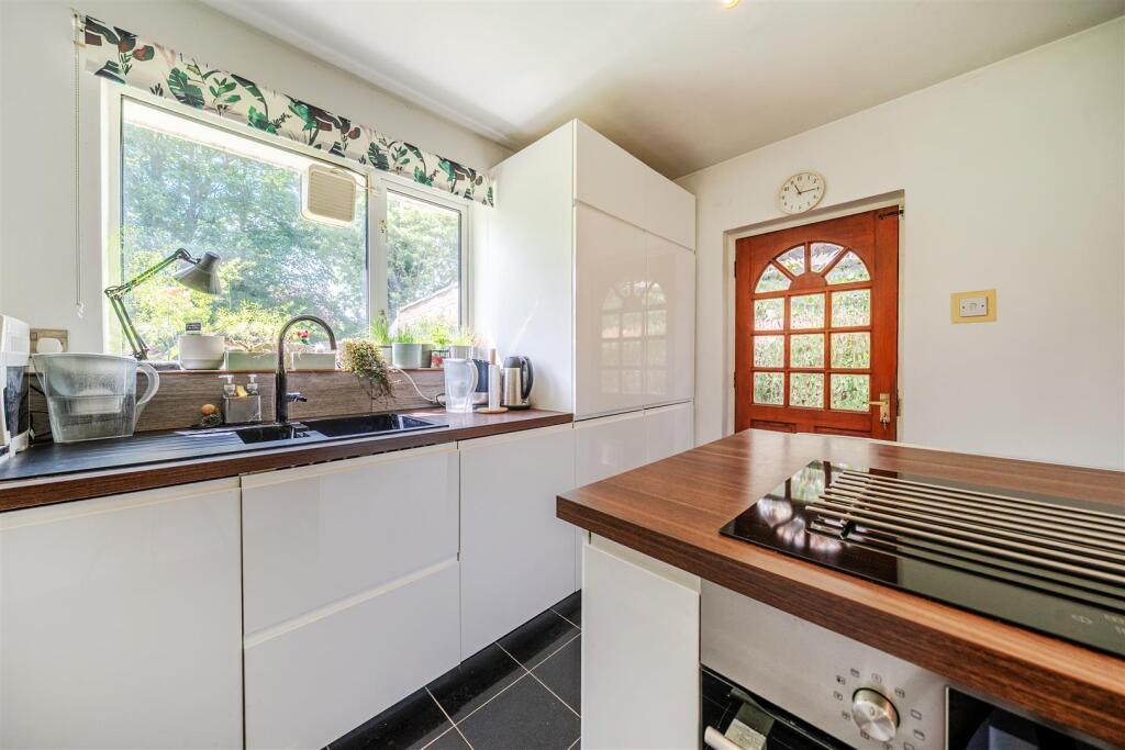 House in Basingstoke and Deane, Basingstoke - More