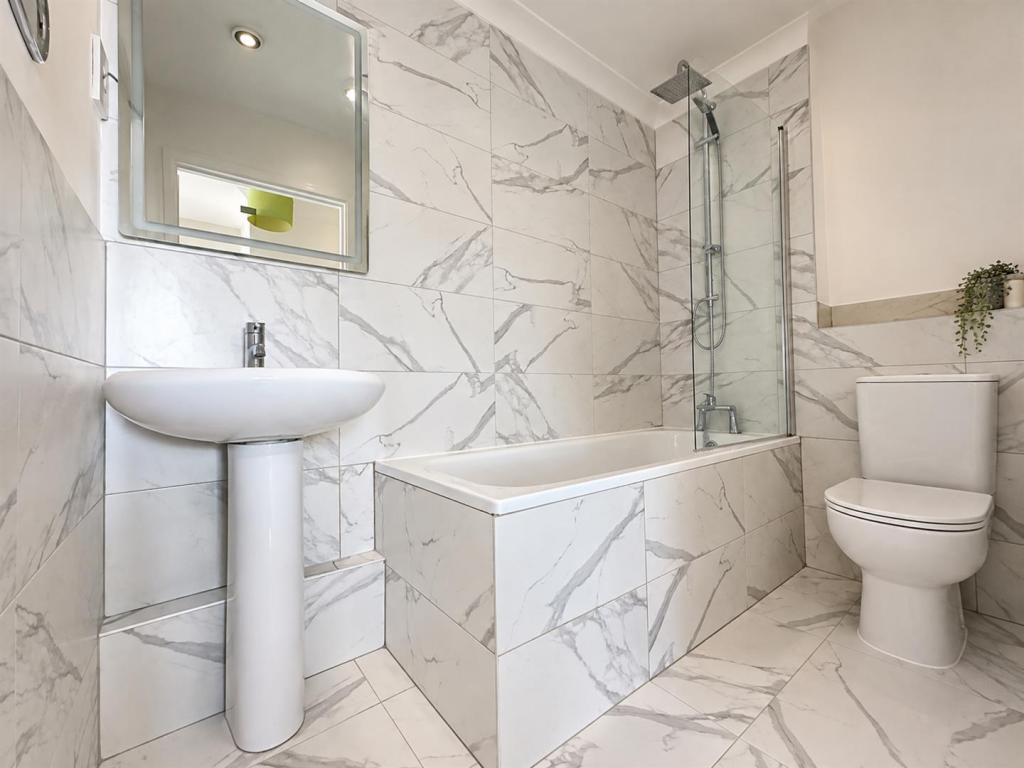 Apartment in Twickenham - View 5