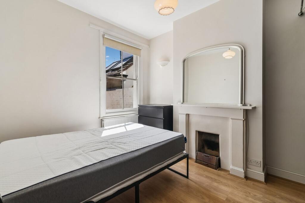 Apartment in London - View 5