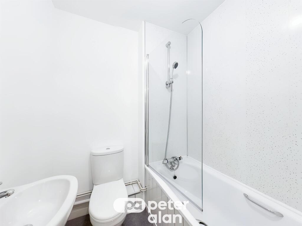 Apartment in Cardiff - View 4