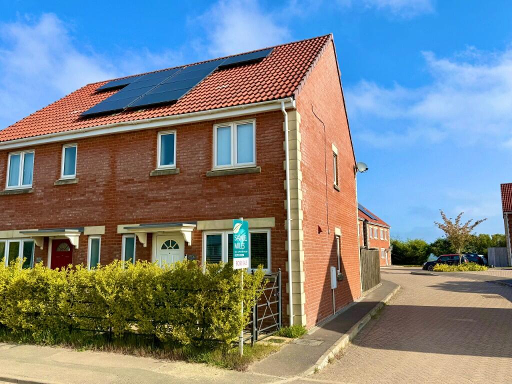 Main image of property: Chippenham Road, Lyneham, Wiltshire, SN15 4NX