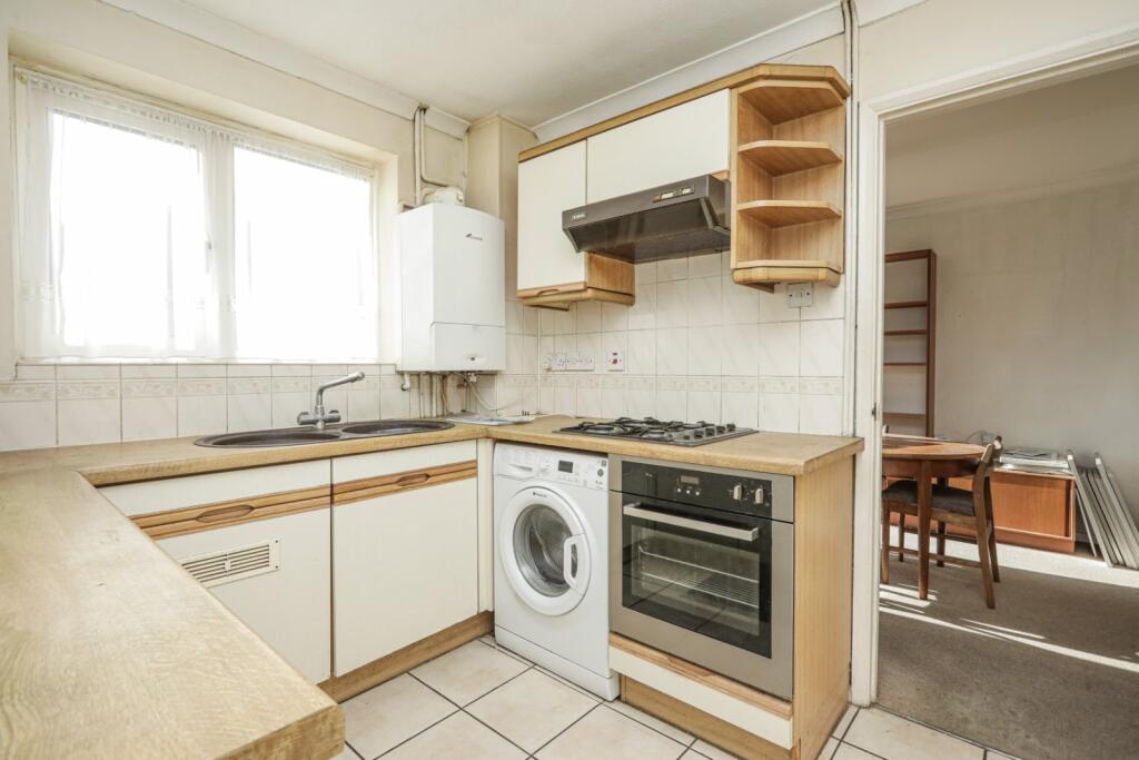House in Ashford, Kennington - View 4
