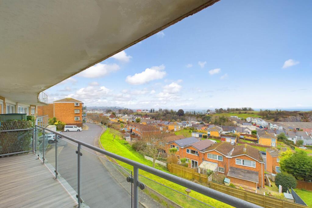 Apartment in Torquay, Torbay - View 5