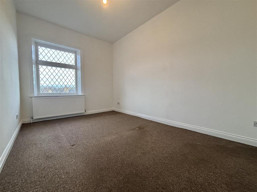 13, Barber Street, Brighouse, HD6 1TT photo 4
