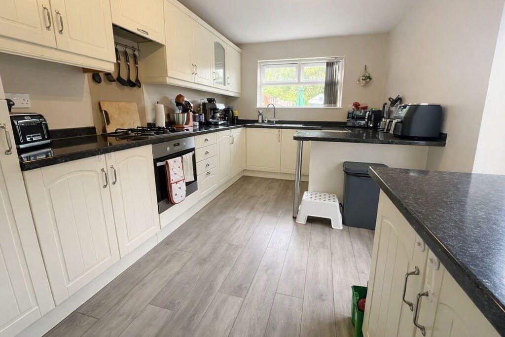 House in Portsmouth - View 4