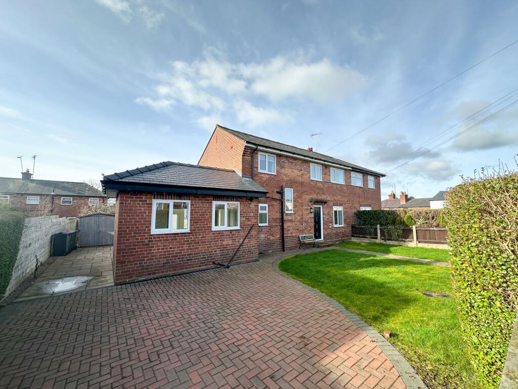 Main image of property: Rose Gardens, Little Neston, CH64