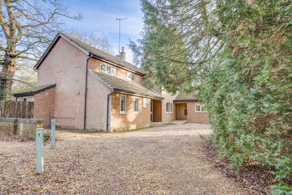 Main image of property: Heath Road, Leighton Buzzard