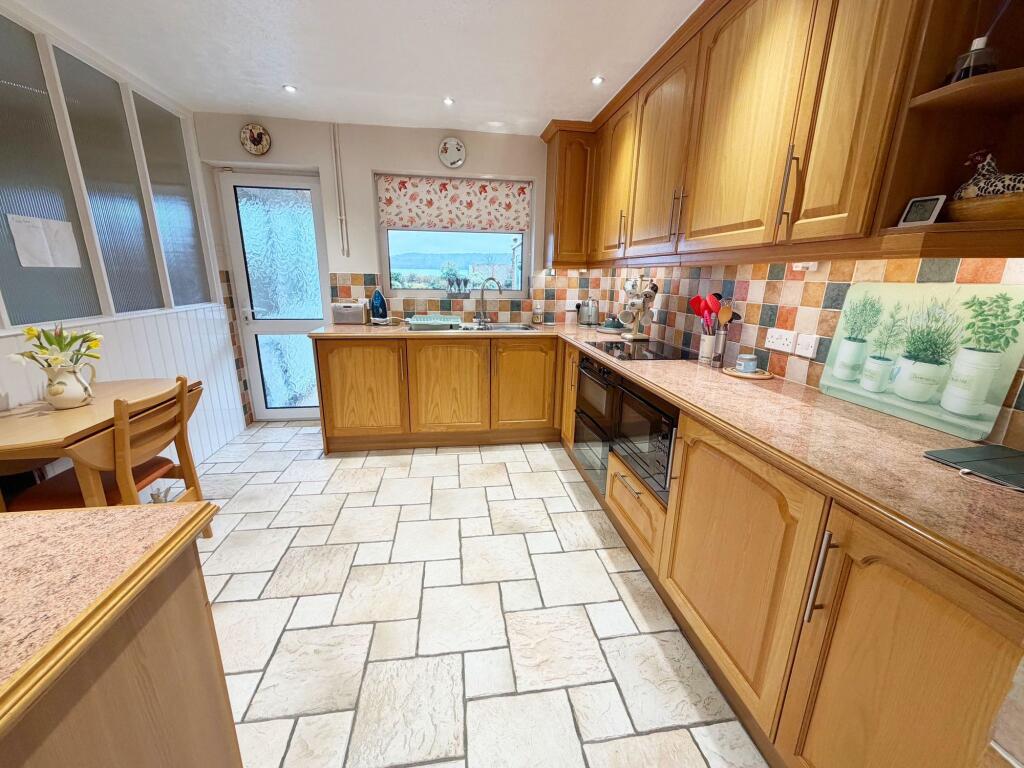 Cotton End Road, Wilstead, MK45 photo 3