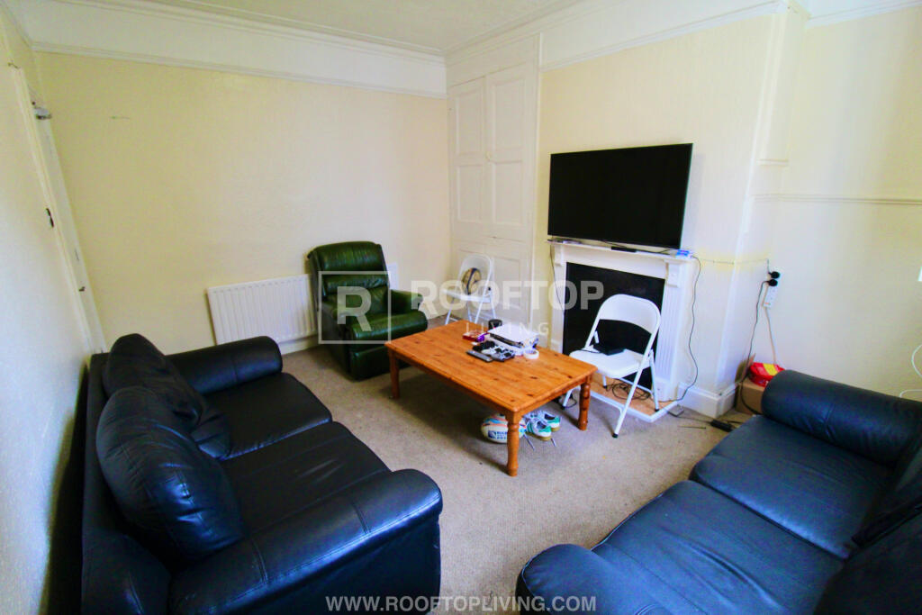 House in Leeds - View 4