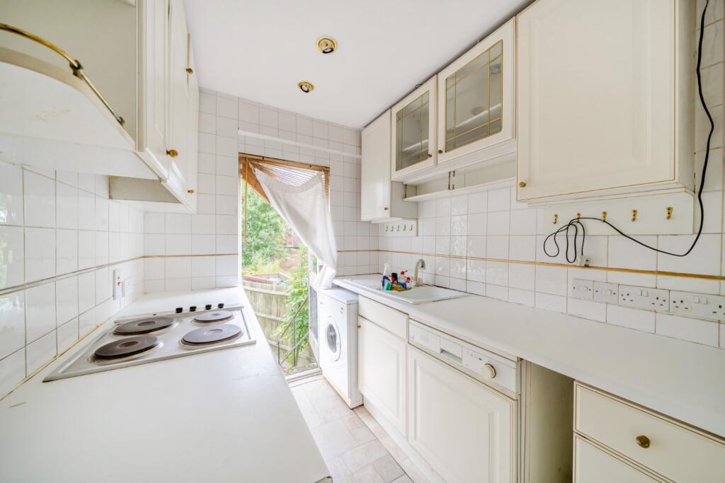 House in London, Colney Hatch - View 3
