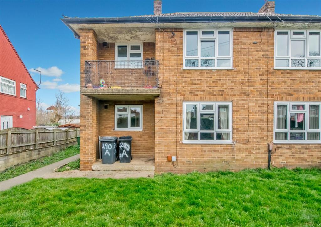 Armley Ridge Road, Armley, Leeds photo 4