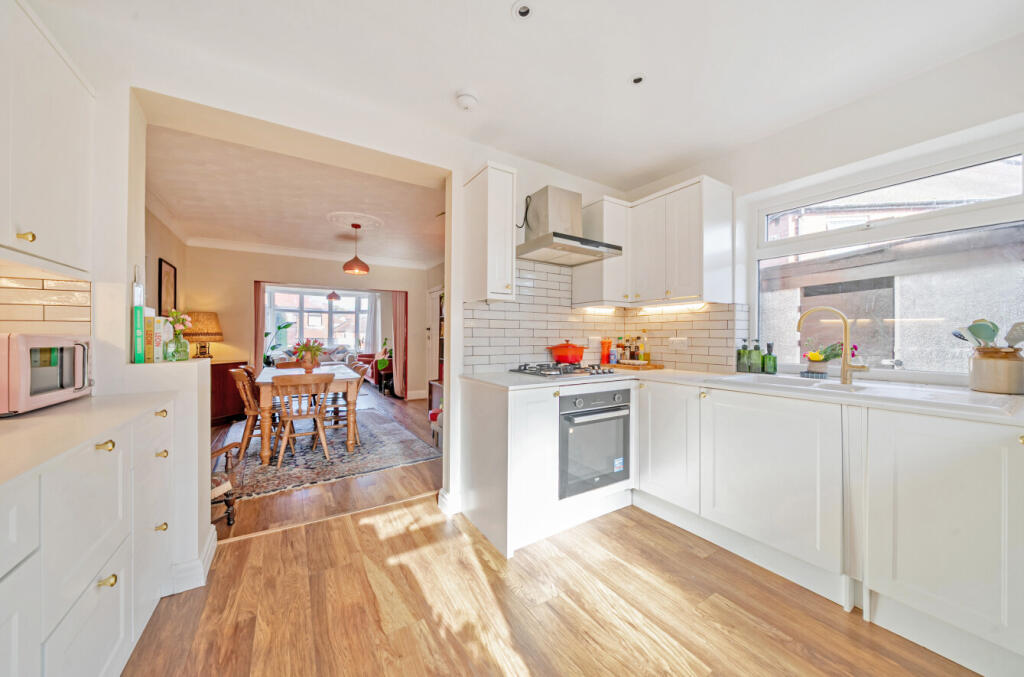 House in Leeds, West Yorkshire - View 3