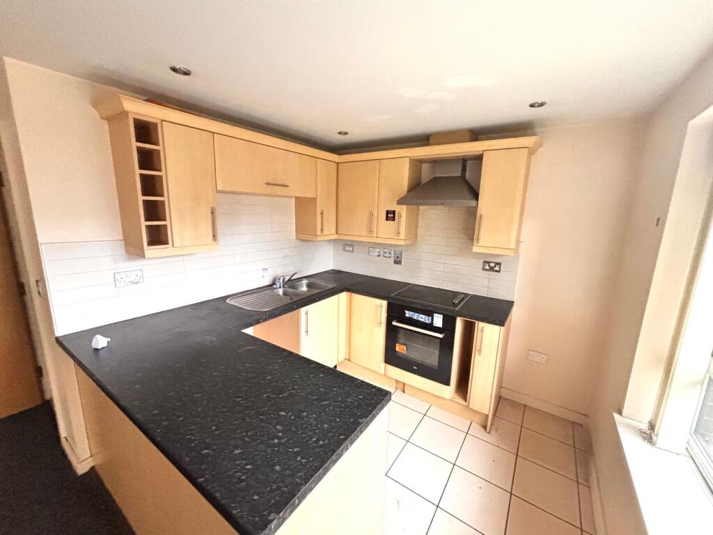 Apartment in Walsall, Aldridge - View 4